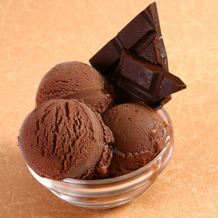 香甜巧克力冰激凌雪糕