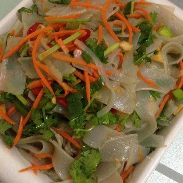 酸辣泡椒凉拌红薯粉