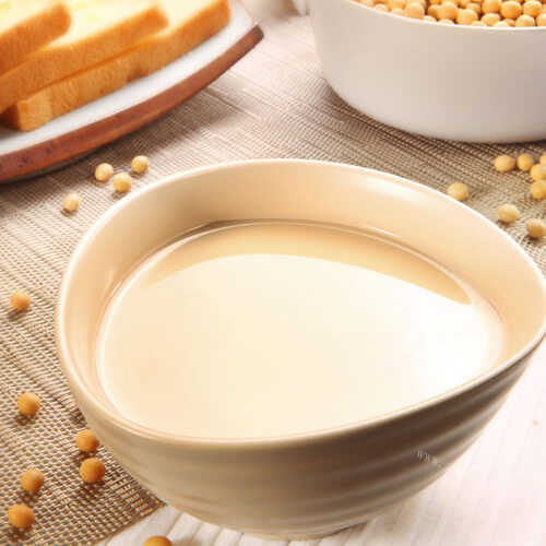美味的胡萝卜燕麦豆浆