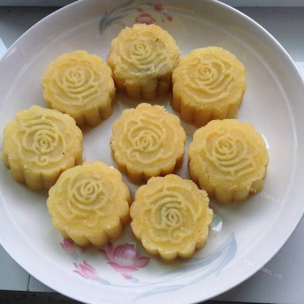 软绵绵的豆沙馅绿豆糕