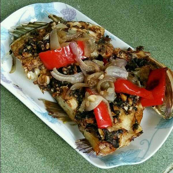美味的烧烤罗非鱼