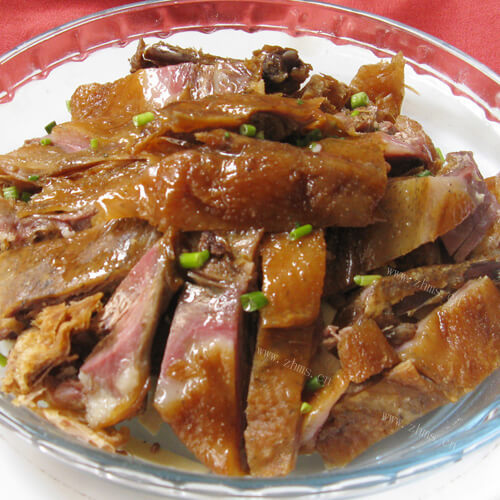 美味的梅干菜蒸鸭腿