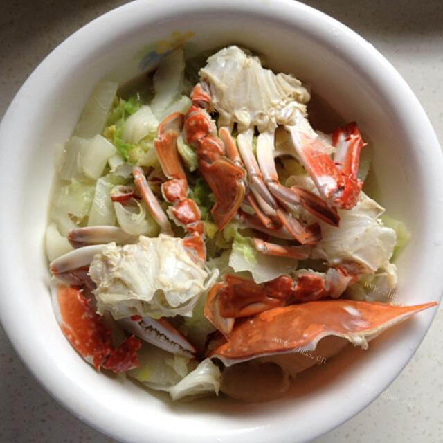 家常鸡汤白菜煲海蟹
