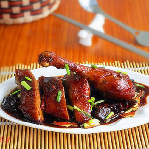美味的煎鸭腿鸡脖
