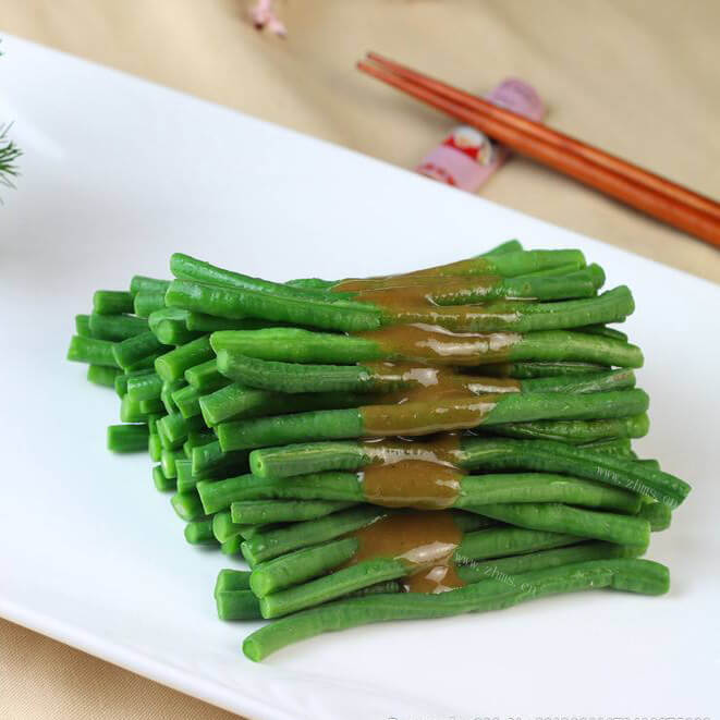 清爽的冰镇麻汁豆角