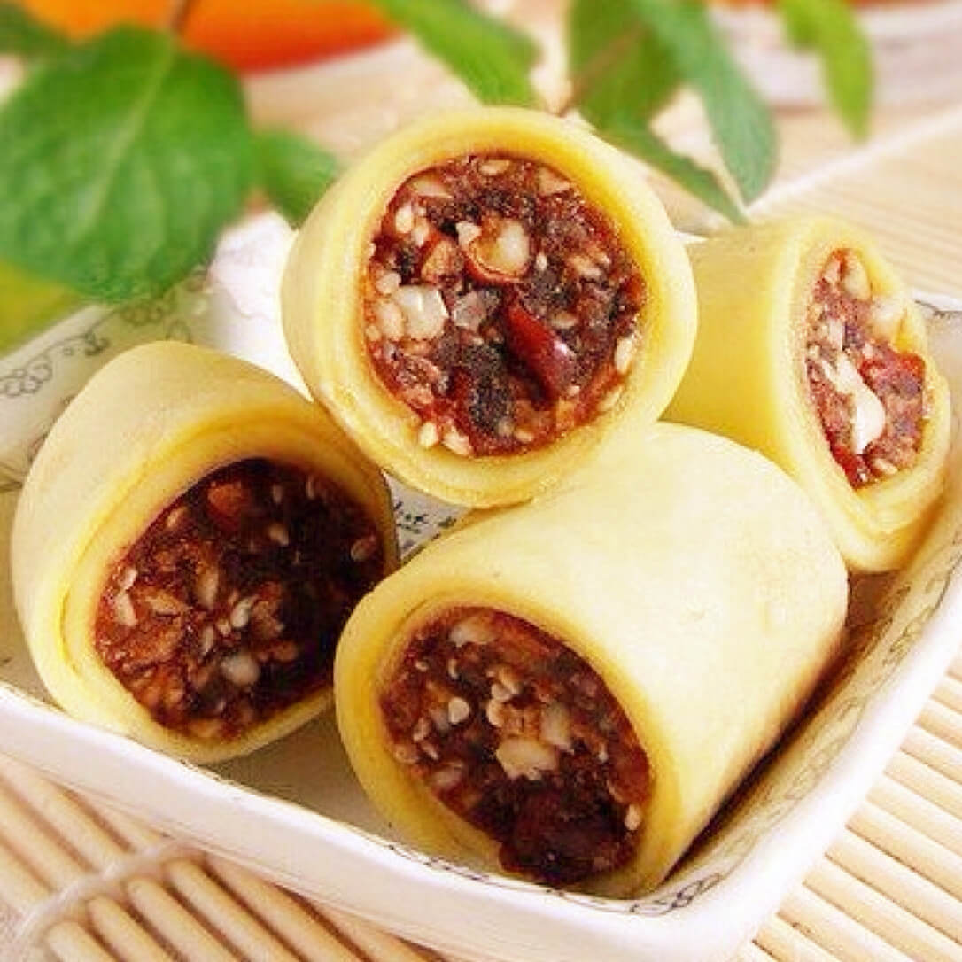 美味的豆沙鸡蛋卷