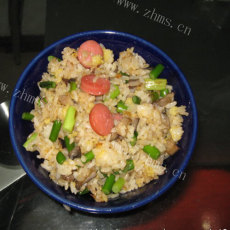 蒜苔烤肠炒米饭