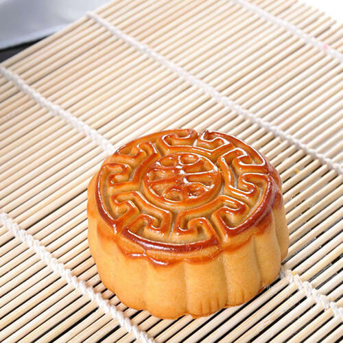 美味的蛋黄莲蓉广式月饼