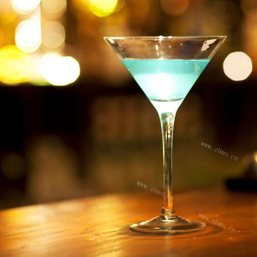 蔚蓝夜色鸡尾酒