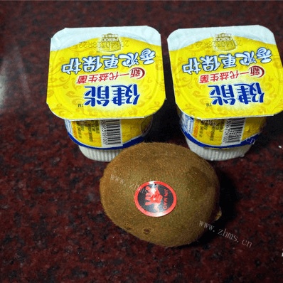 可口的奇异果酸奶饮做法图解1)