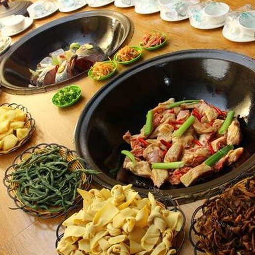 美味的柴火炖小笨鸡