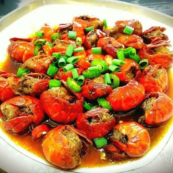 美味的耗油龙虾