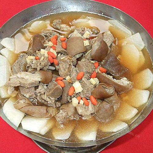 温补的羊肉煲
