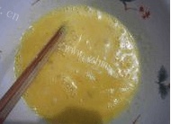 蒜苗炒鸡蛋做法图解3)