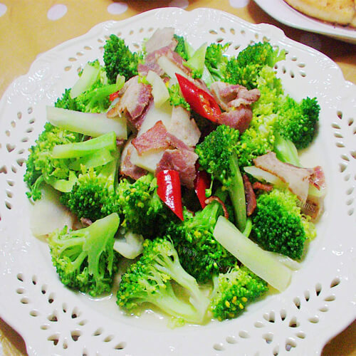 祛寒开胃培根炒椰菜