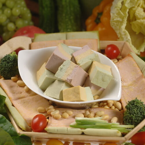 美味的彩色豆腐