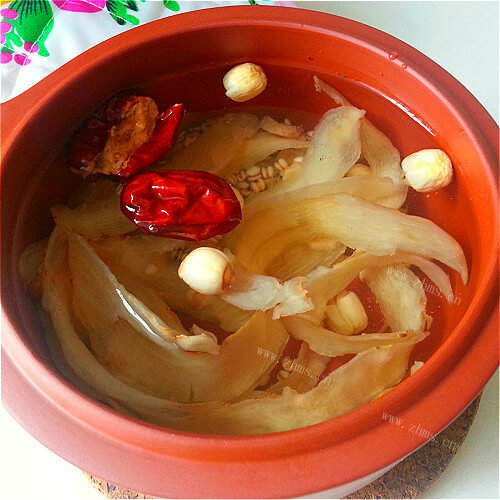 滋补沙参玉竹汤
