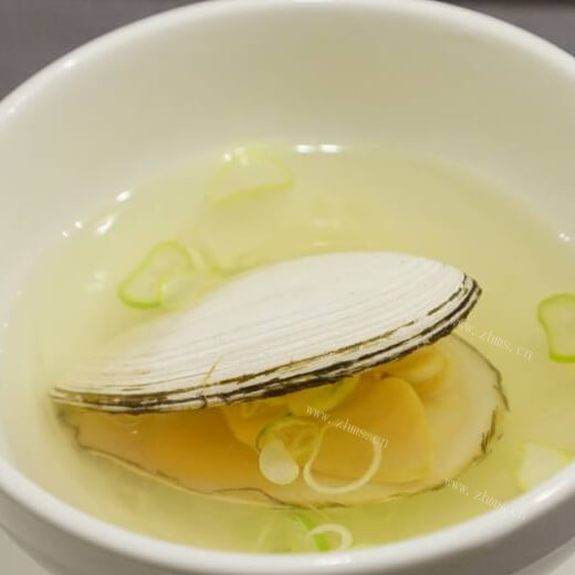 自制香菜豆腐白贝汤