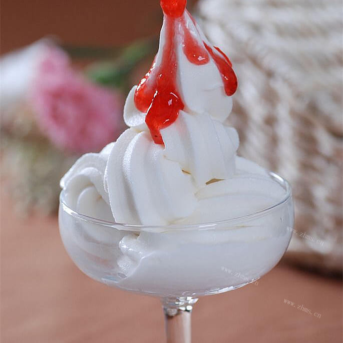 美味的酸奶思慕雪