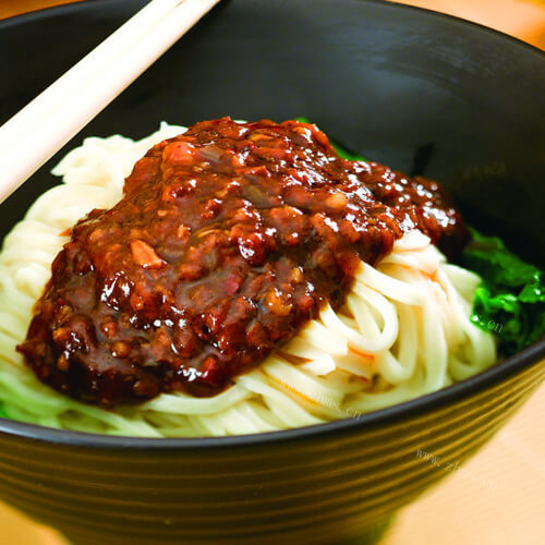 肉丁炸酱