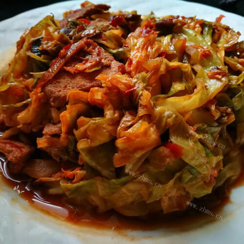美味黑椒圆白菜煎鸡肉
