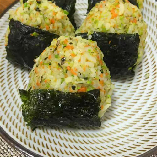 美味的虾仁青豆饭团