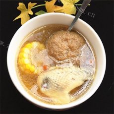 养胃的猴头菇煲土鸡汤