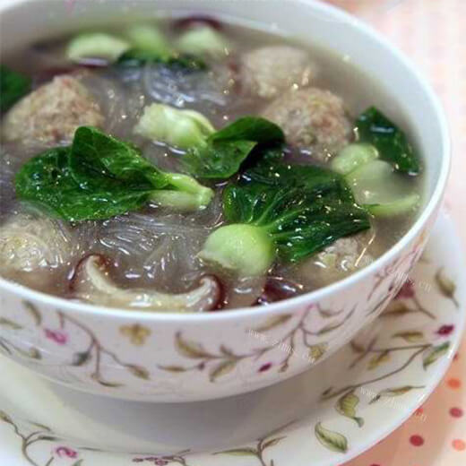 美味浓郁白菜香菇肉丸煲 