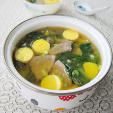 营养丰富的猪肝豆腐汤