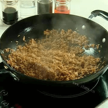 自己做的酱油炒饭做法图解3)