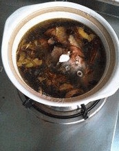 特色砂锅鱼头做法图解8)
