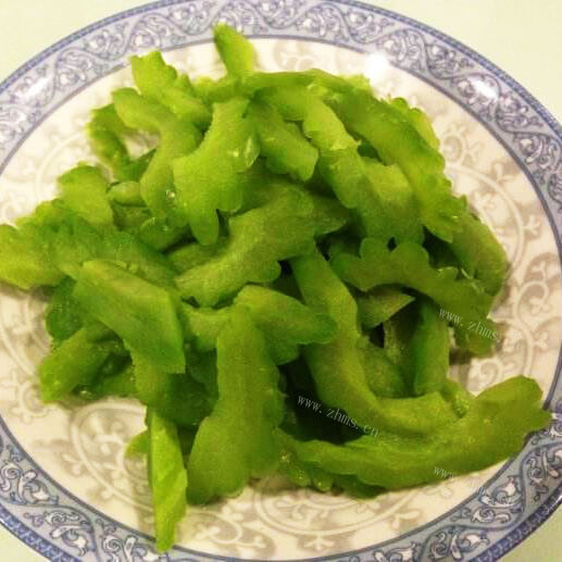 去火的凉拌麻酱苦瓜