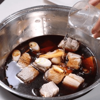 家常菜红烧肉做法图解2)