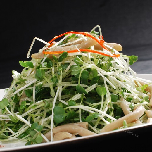 简单美味的豌豆芽蛋炒饭