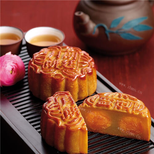 美味的广式五仁瑶柱月饼
