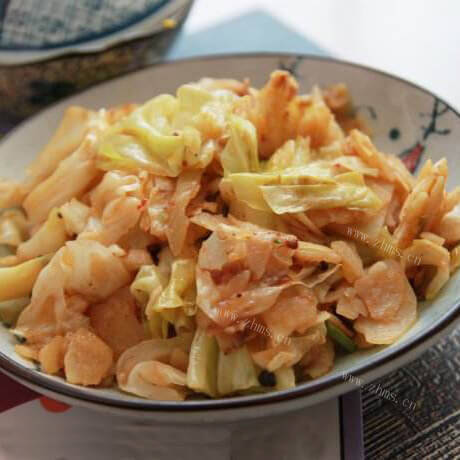 美味好吃的圆白菜炒土豆片
