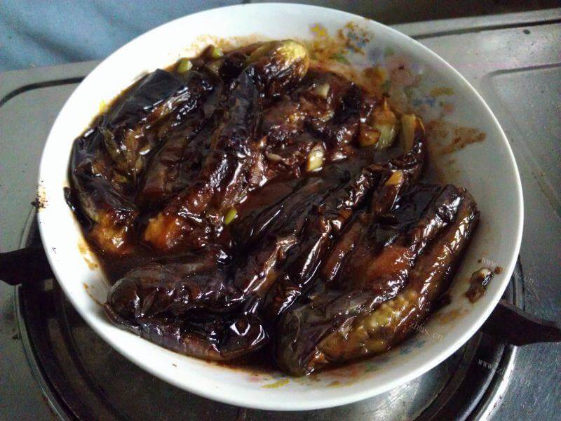 色香味俱全的酱茄子做法图解3)