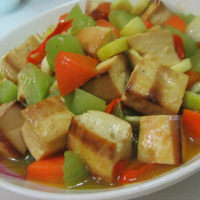 健康可口的莴笋丁瘦肉豆腐