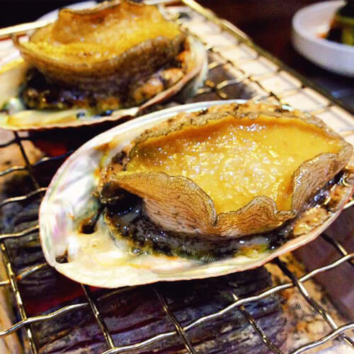 美味的烤扇贝