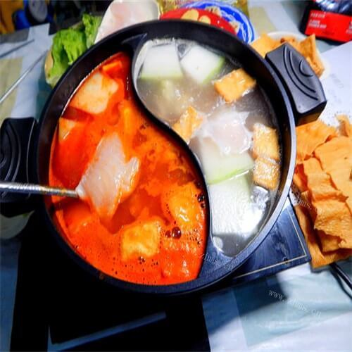 家常鱼片鸳鸯火锅