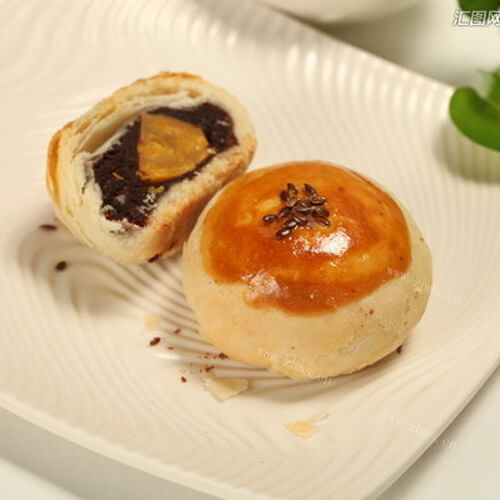 美味的酥皮月饼