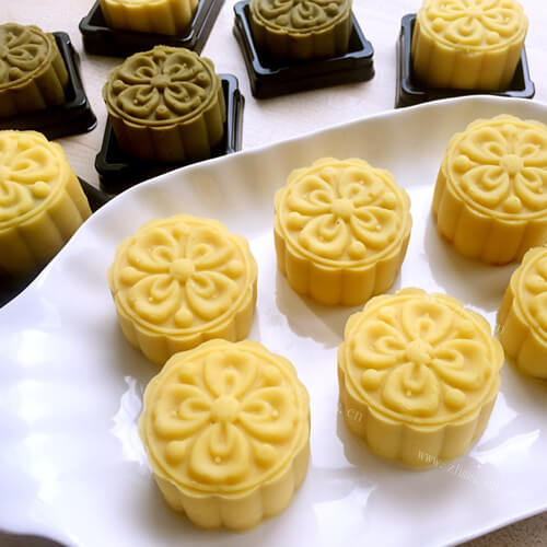 颜色好看的玫瑰馅绿豆糕