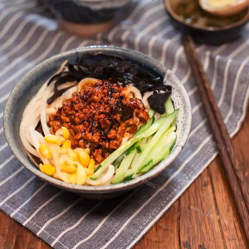 我爱面食黑木耳炸酱面