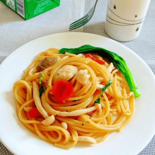营养白玉菇肉丸意面