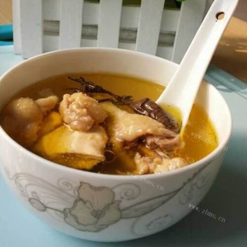鲜美的春笋煲鸡汤
