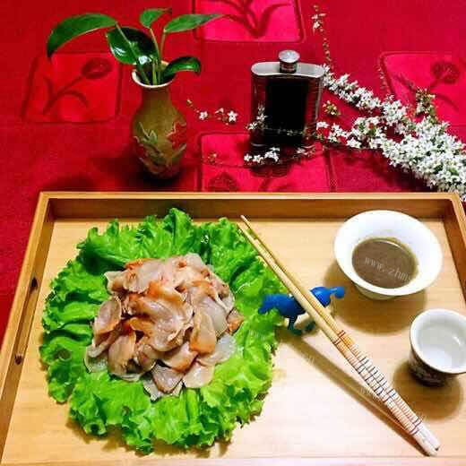 色香味俱全的带子蘸辣根