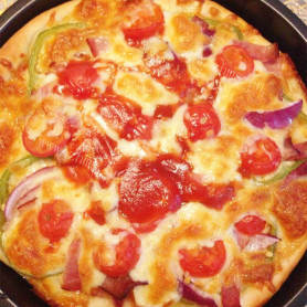 好吃的芹菜番茄披萨
