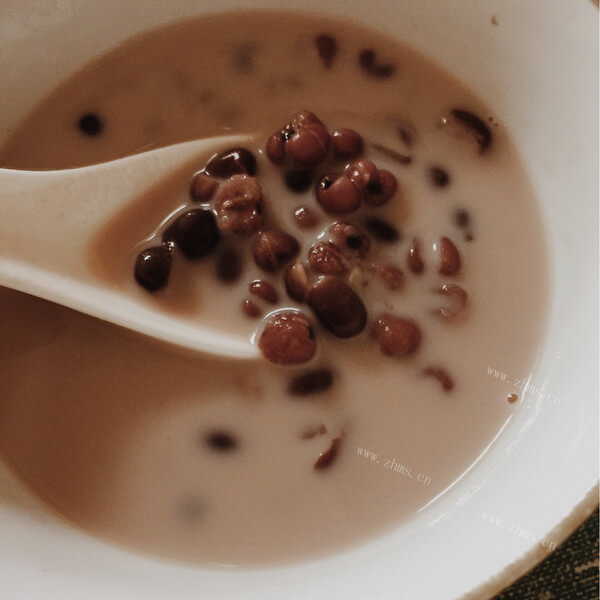 美味红豆红枣糙米糊