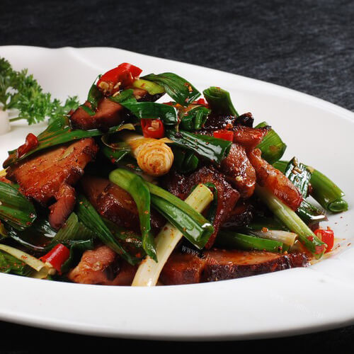 美味的蒜苗炒腊肉
