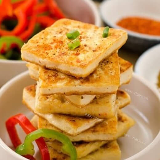 美味的素煎嫩豆腐